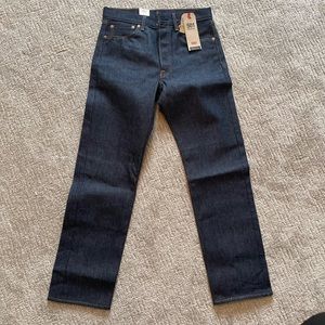 BRAND NEW: LEVI 31x32 STRAIGHT LEG JEANS